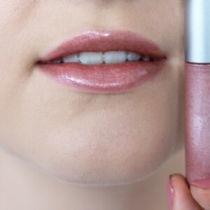 klik om lipgloss natural glow te bekijken